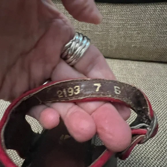 Vintage clothespin shoes. - Picture 6 of 16